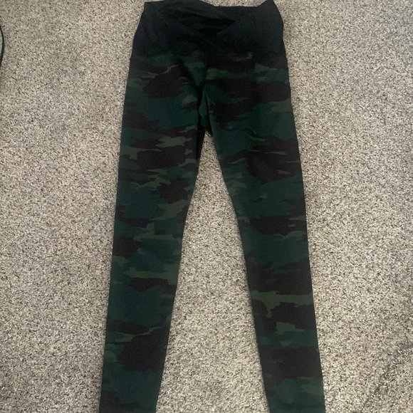 Ingrid&aIsabel maternity leggings size small - Picture 4 of 10